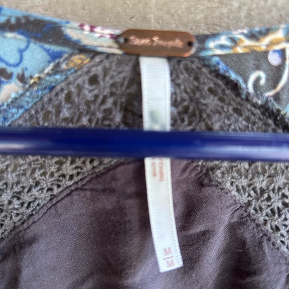 Free People mini dress or Tunic style 33” length. Paisley knit trim lace up neck - Picture 3 of 10